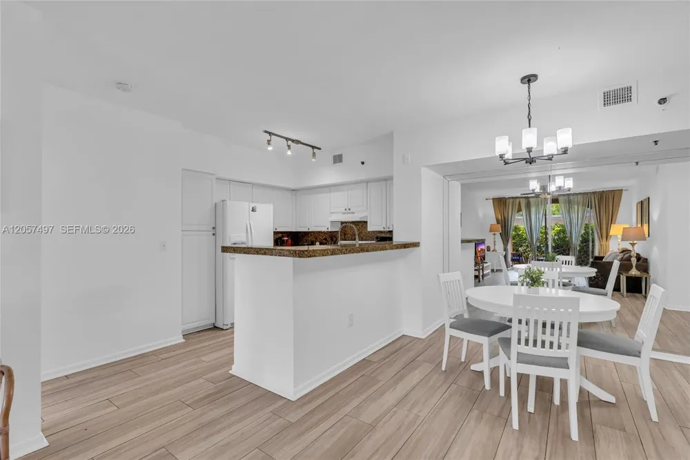 19501 E Country Club Dr #9101 Aventura, FL 33180