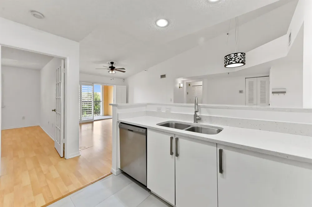 140 Yacht Club Way #307 Hypoluxo, FL 33462