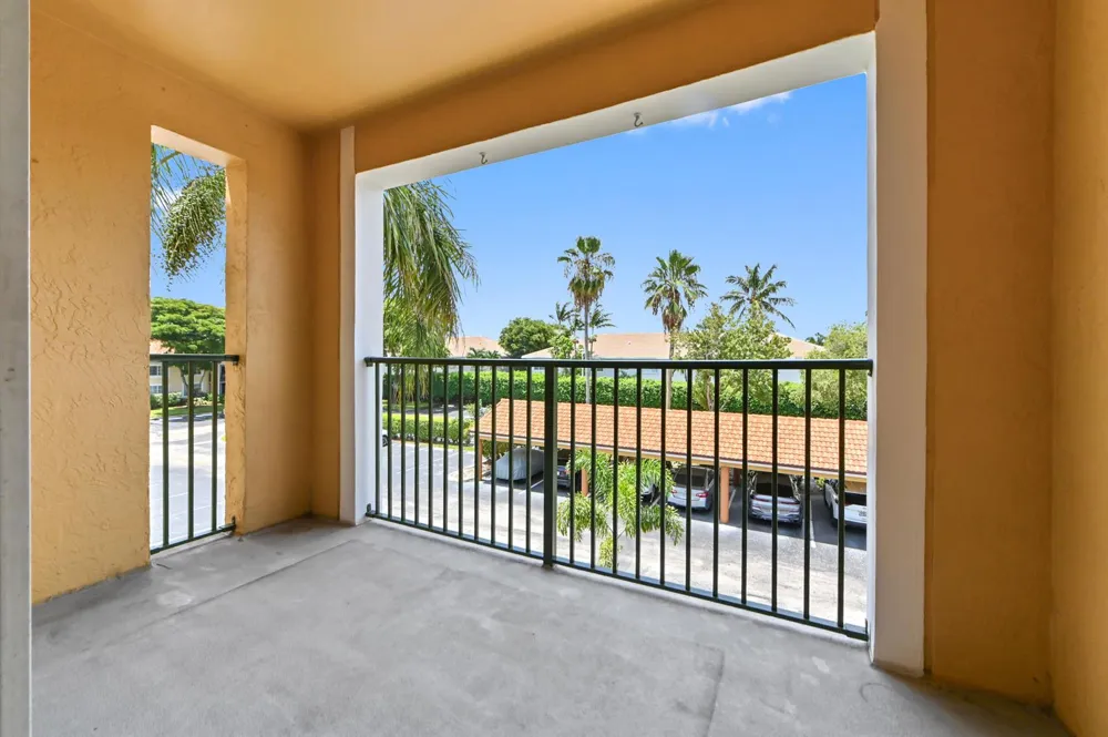 140 Yacht Club Way #307 Hypoluxo, FL 33462