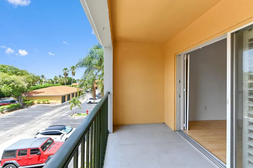 140 Yacht Club Way #307 Hypoluxo, FL 33462