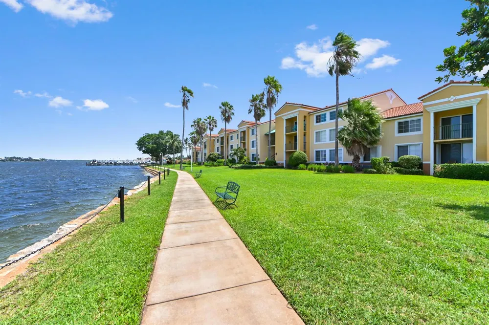 140 Yacht Club Way #307 Hypoluxo, FL 33462