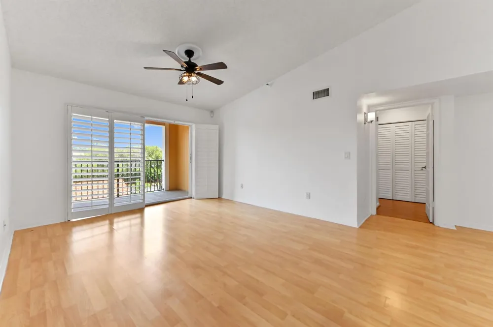 140 Yacht Club Way #307 Hypoluxo, FL 33462