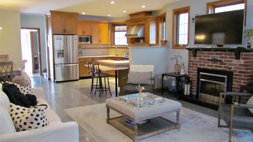 66-71 74th Street Middle Village, NY 11379