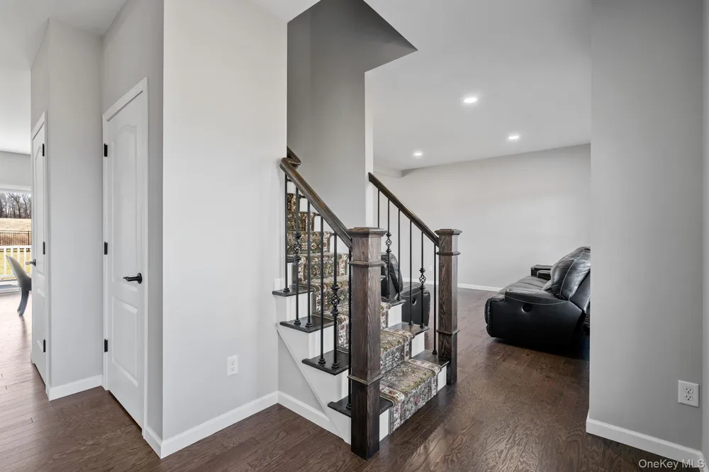 10 Harrier Ridge Drive Wallkill, NY 12589