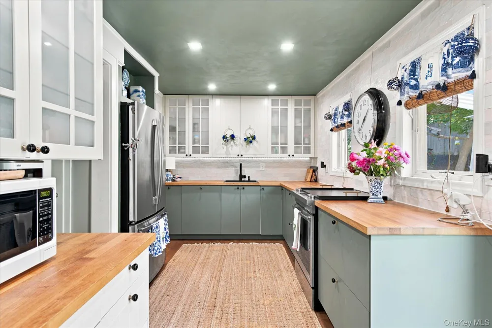 88 Cherry Road Rocky Point, NY 11778