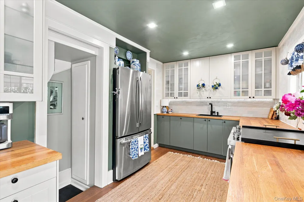 88 Cherry Road Rocky Point, NY 11778