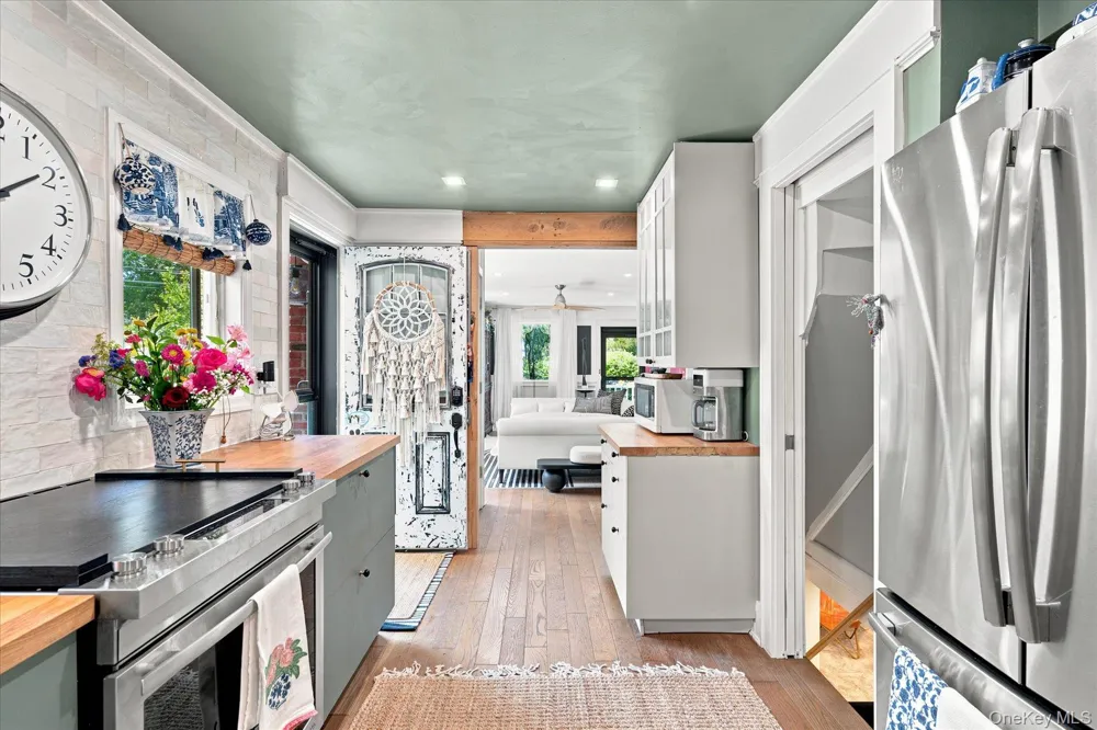 88 Cherry Road Rocky Point, NY 11778