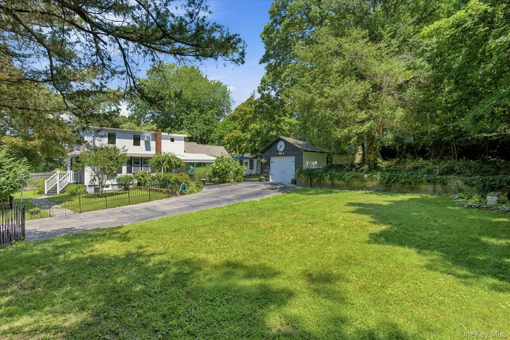 88 Cherry Road Rocky Point, NY 11778
