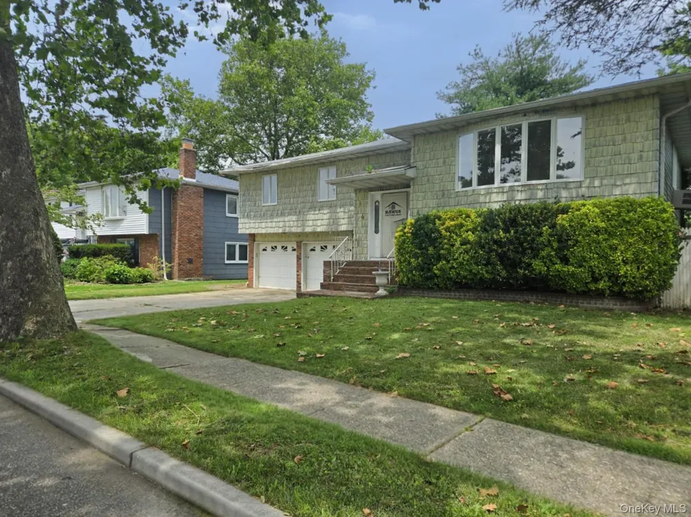 4 Broadfield Place Glen Cove, NY 11542