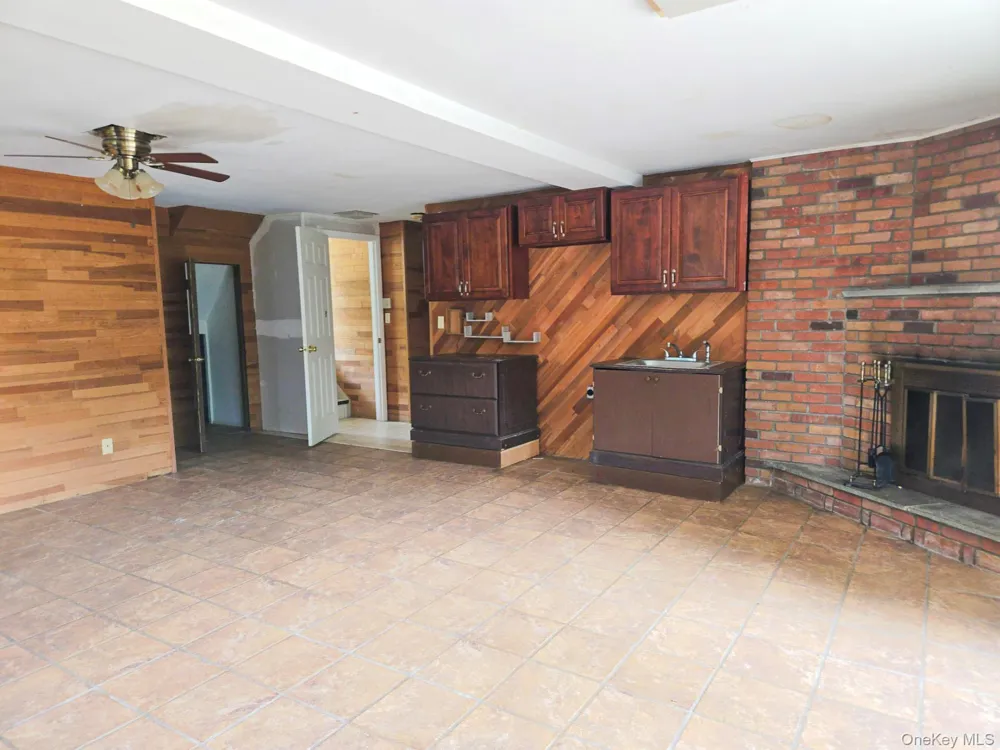 4 Broadfield Place Glen Cove, NY 11542