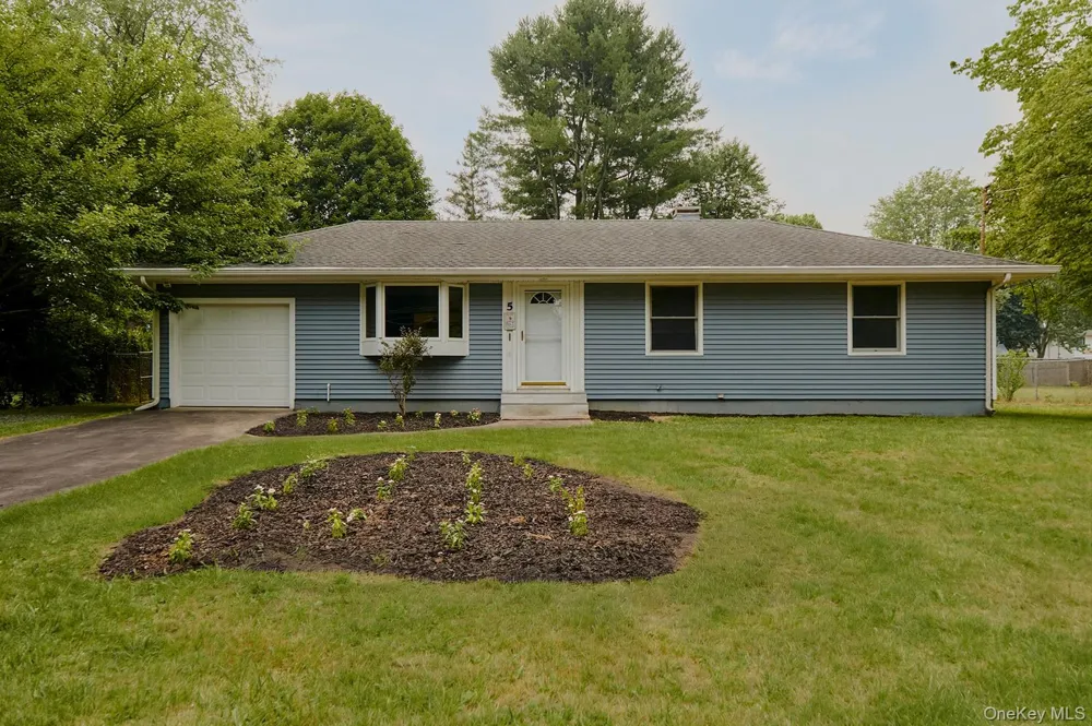 5 Orchard Street Rhinebeck, NY 12572