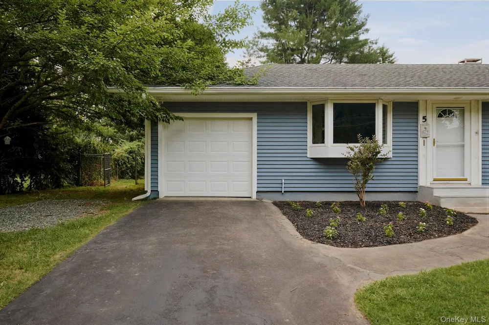 5 Orchard Street Rhinebeck, NY 12572