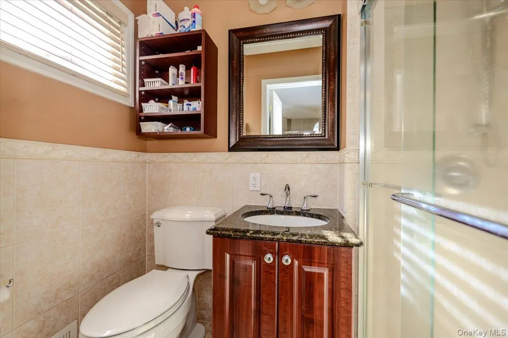 6 Geoffrey Lane Hewlett, NY 11557