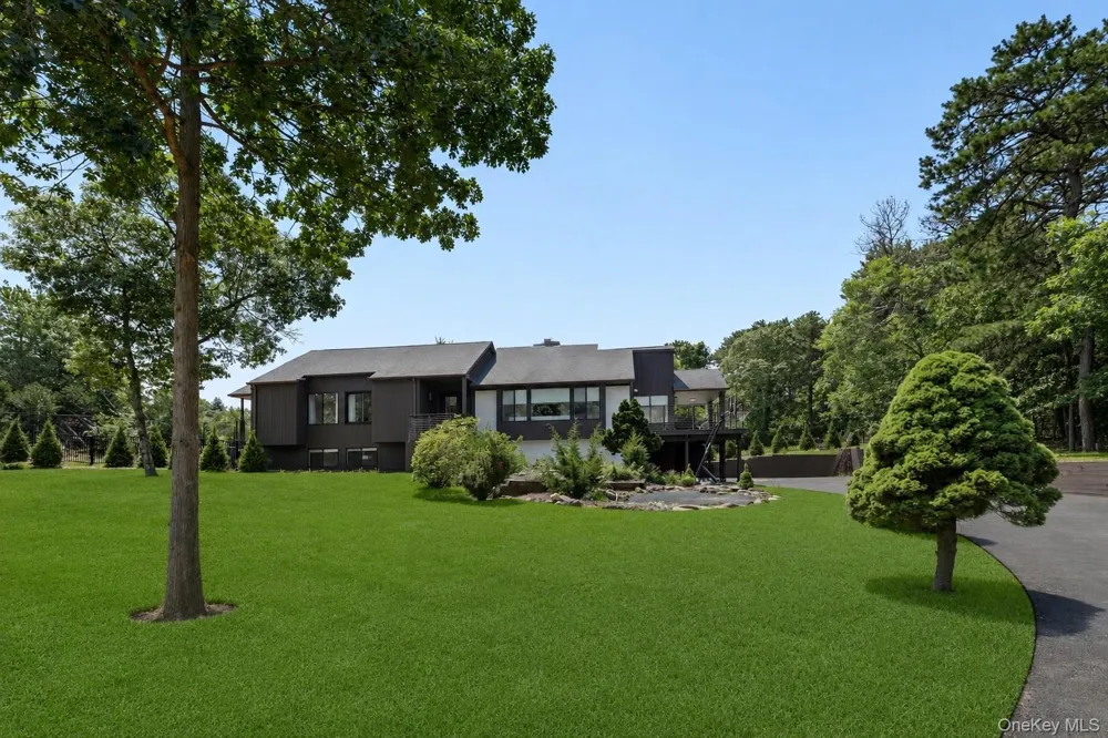 138 Longview Road Southampton, NY 11968