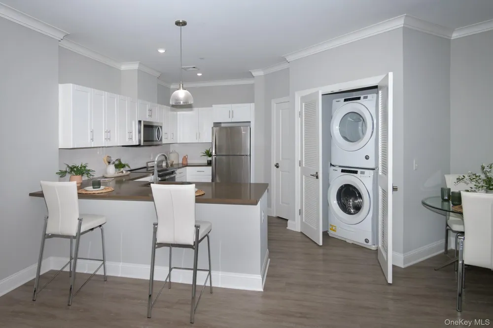 75 E Hoffman Avenue #4064 Lindenhurst, NY 11757