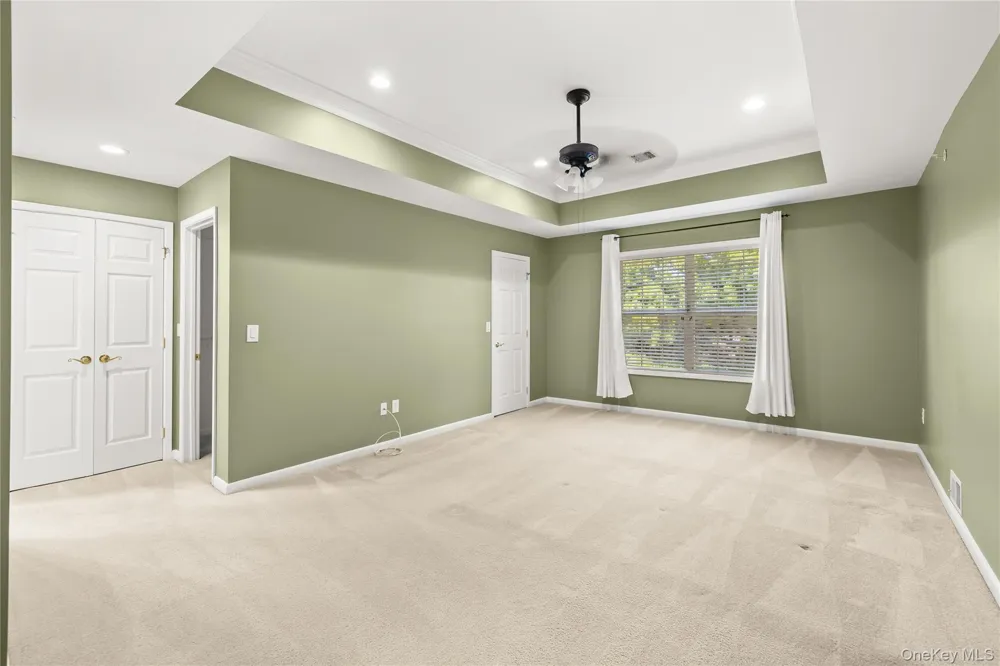 54 Meadow Pond Circle Miller Place, NY 11764