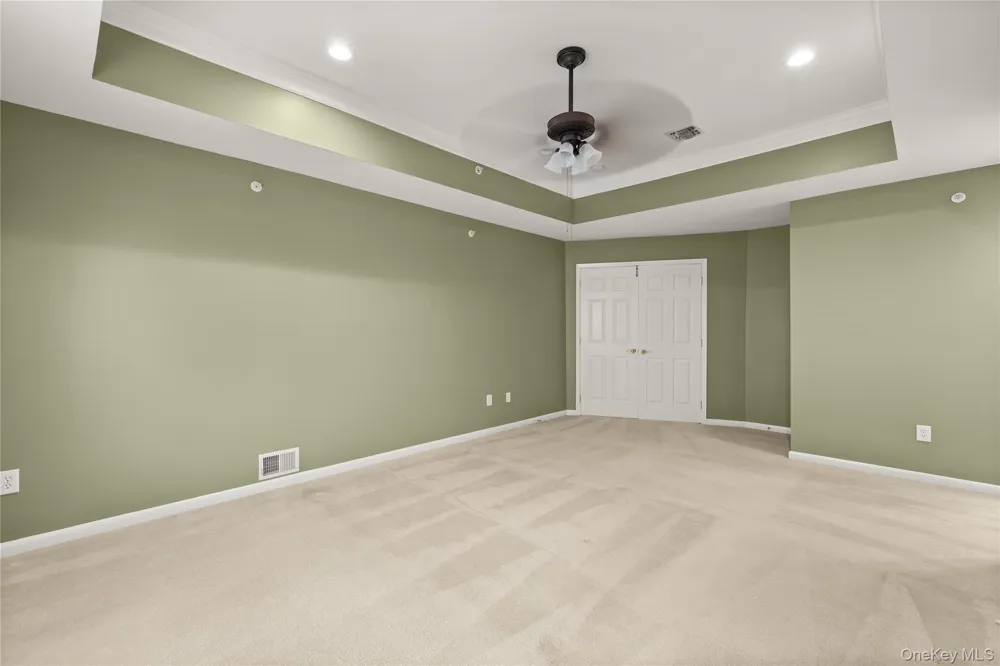 54 Meadow Pond Circle Miller Place, NY 11764