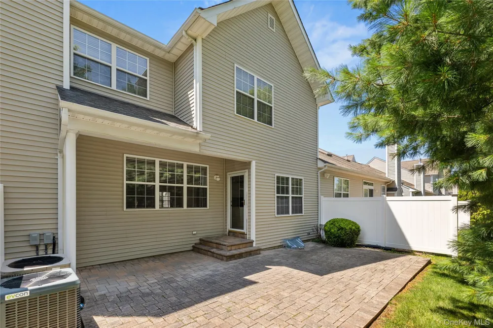 54 Meadow Pond Circle Miller Place, NY 11764
