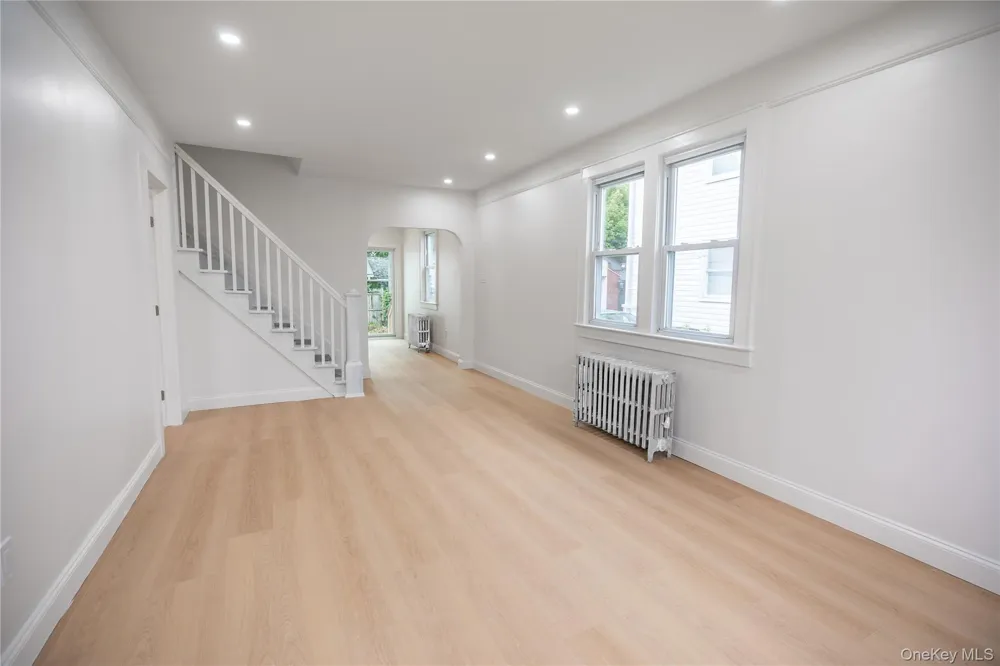 28 Cammerer Avenue East Rockaway, NY 11518