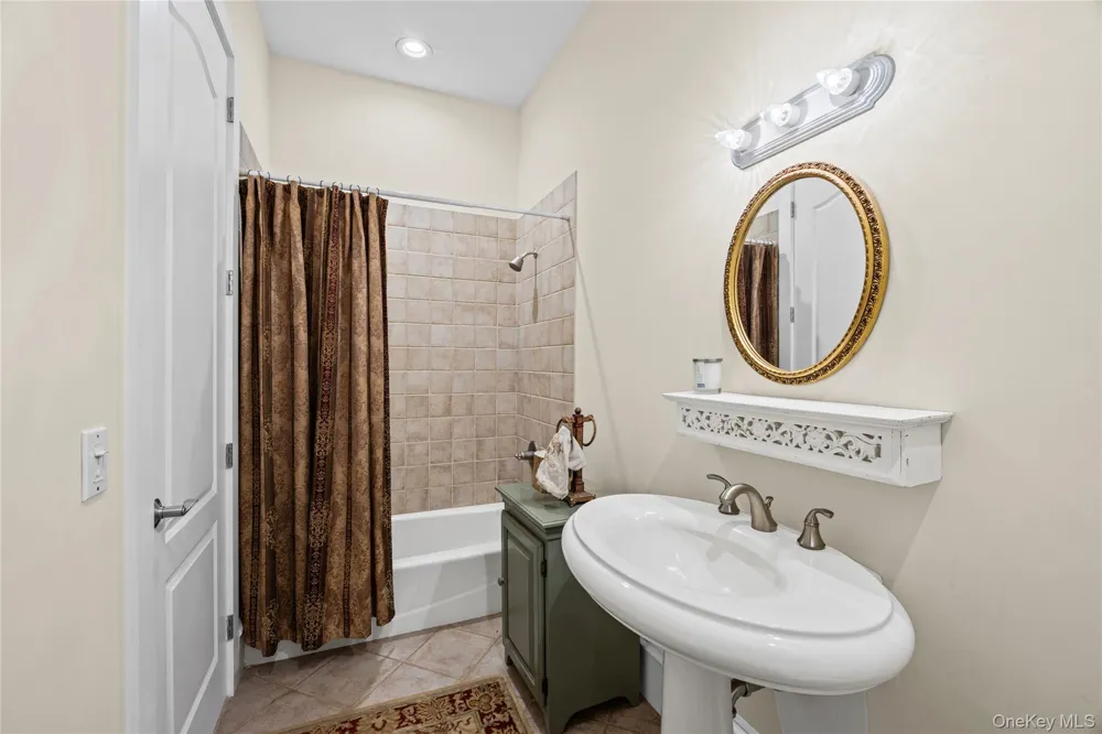 1492 Skunk Lane Cutchogue, NY 11935