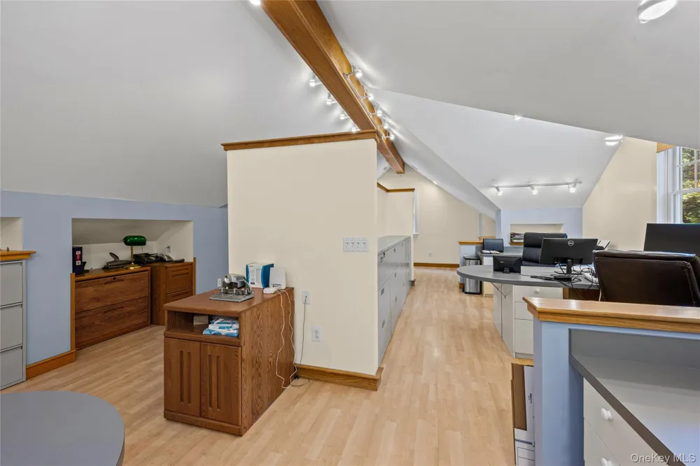 1492 Skunk Lane Cutchogue, NY 11935