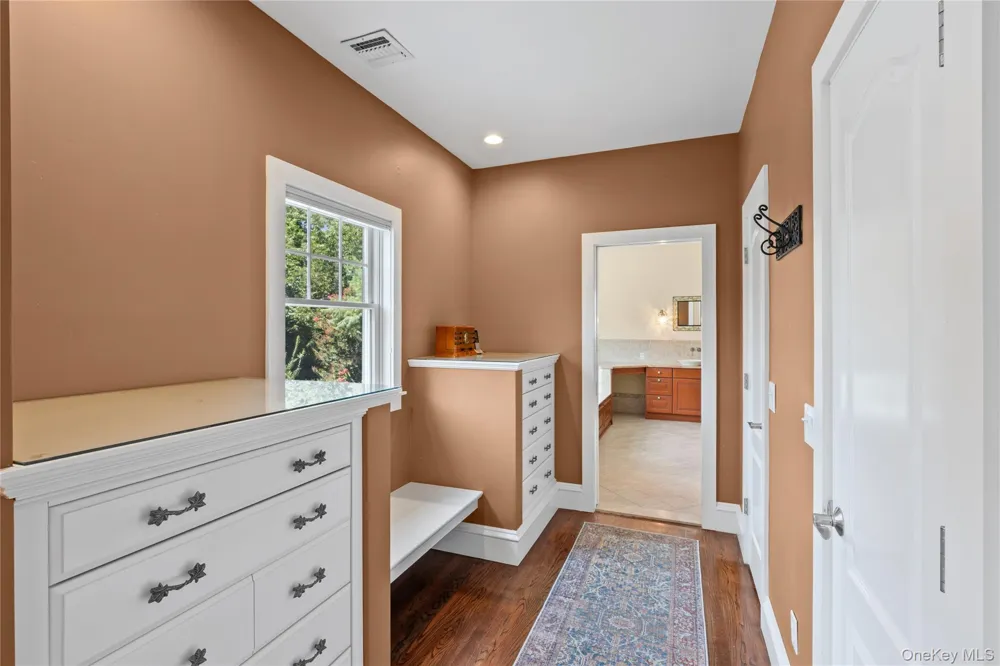 1492 Skunk Lane Cutchogue, NY 11935
