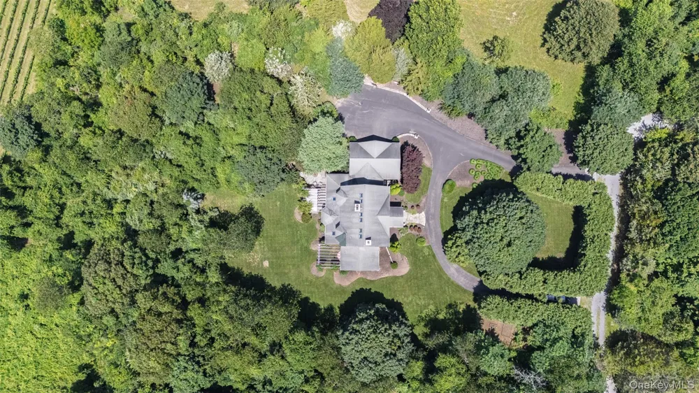 1492 Skunk Lane Cutchogue, NY 11935
