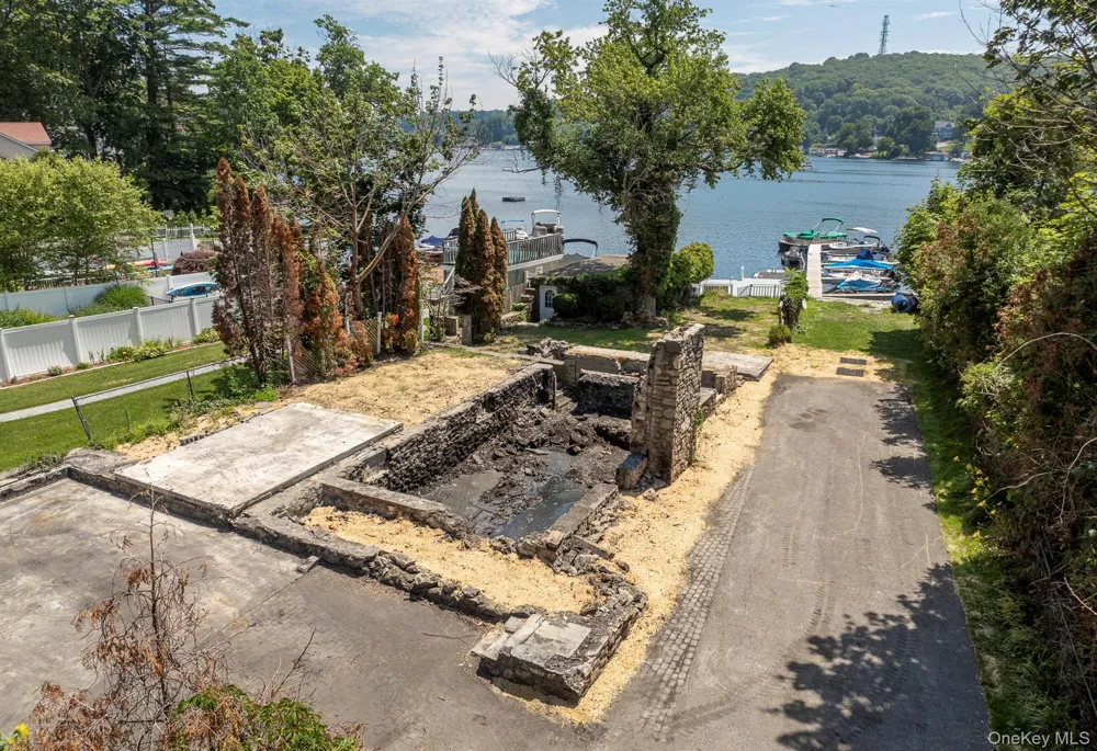68 W Lake Boulevard Mahopac, NY 10541