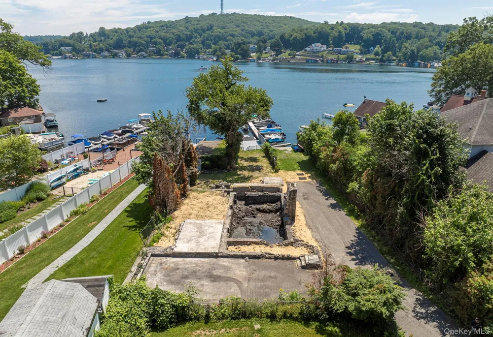 68 W Lake Boulevard Mahopac, NY 10541