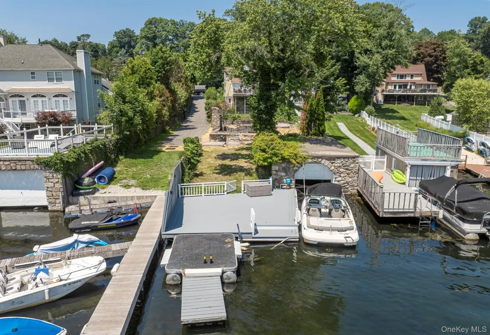 68 W Lake Boulevard Mahopac, NY 10541