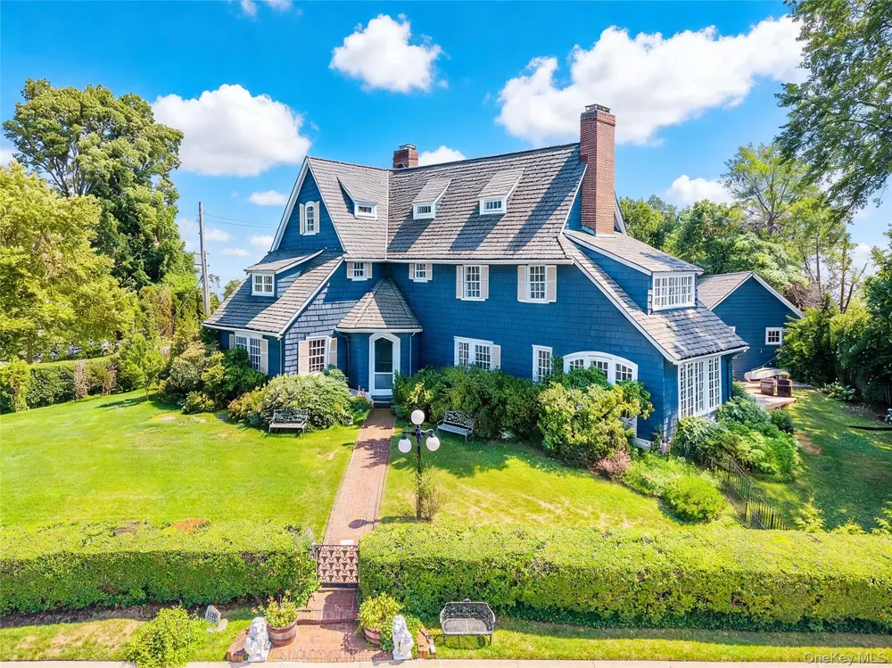 1120 Shore Road Little Neck, NY 11363