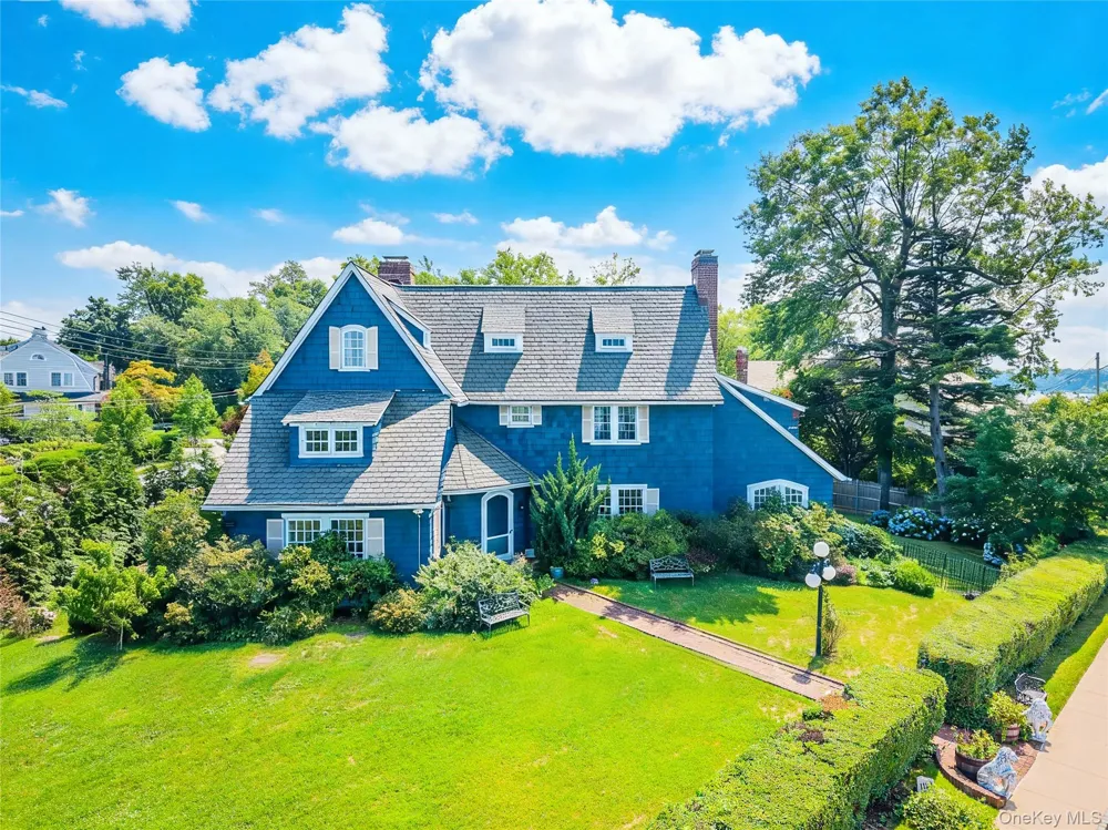 1120 Shore Road Little Neck, NY 11363
