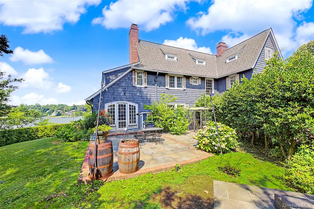 1120 Shore Road Little Neck, NY 11363