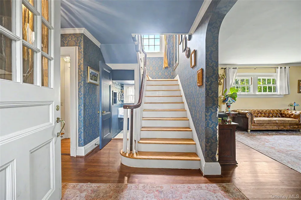1120 Shore Road Little Neck, NY 11363