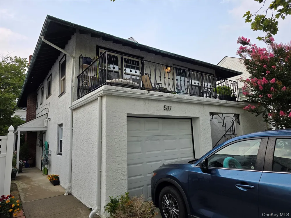 537 E Chester Street Long Beach, NY 11561