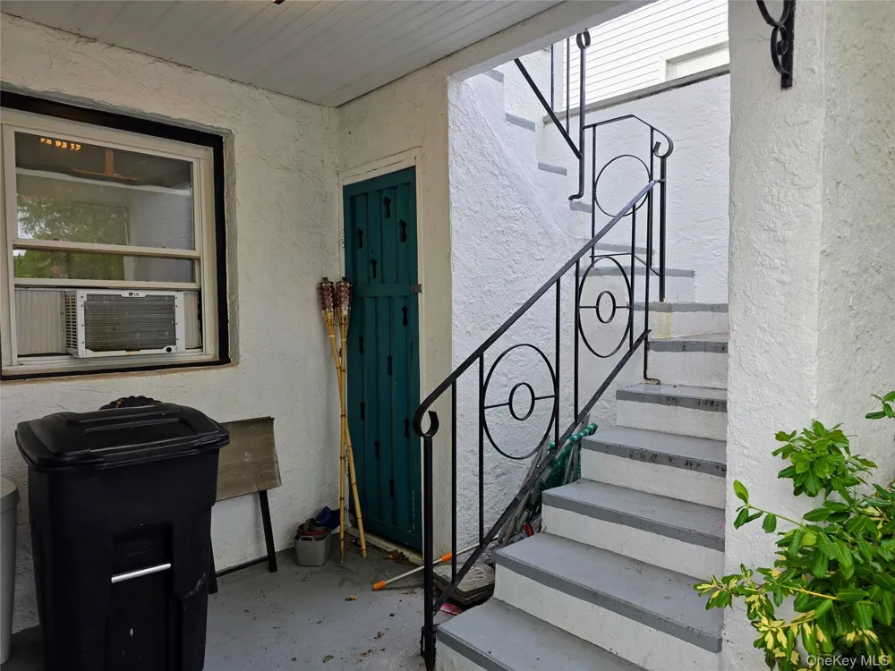537 E Chester Street Long Beach, NY 11561