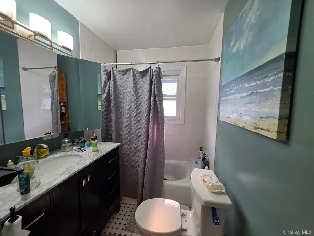 537 E Chester Street Long Beach, NY 11561