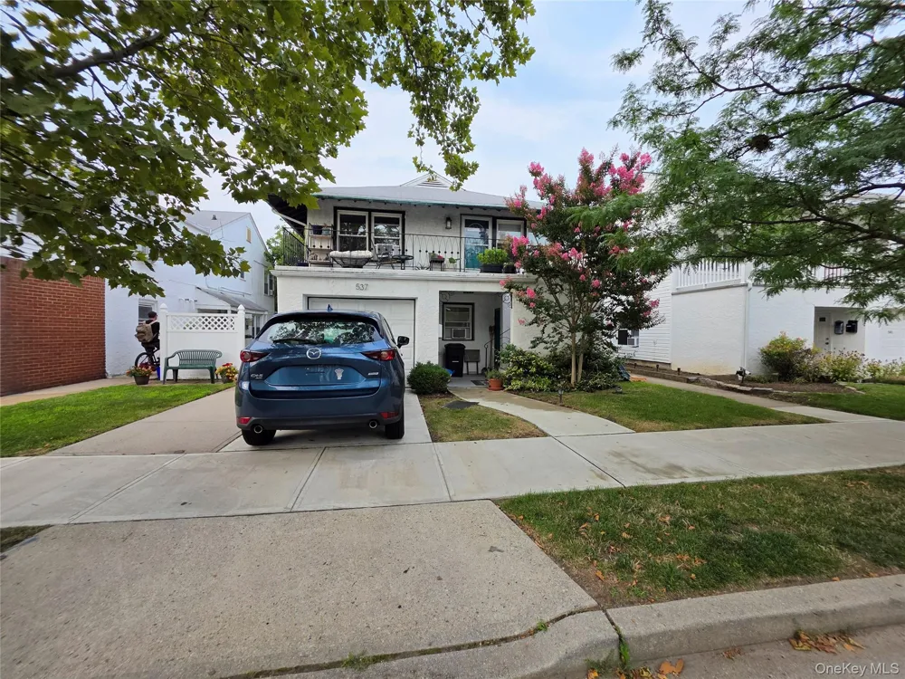 537 E Chester Street Long Beach, NY 11561