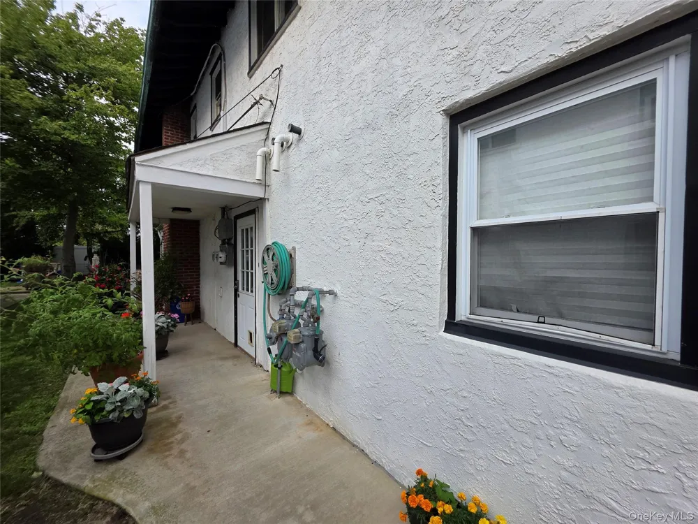537 E Chester Street Long Beach, NY 11561