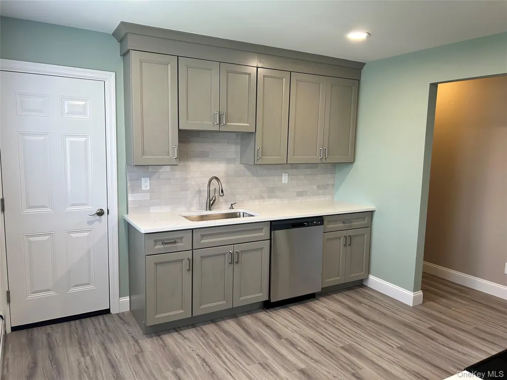 85 Ralph Avenue #2 Babylon, NY 11702
