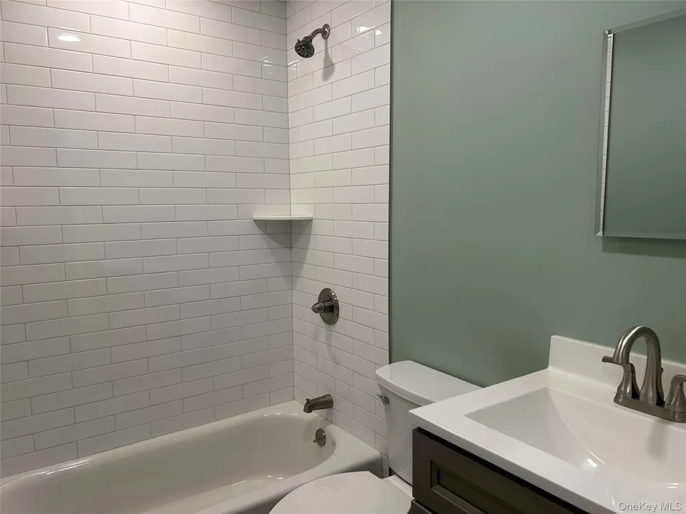 85 Ralph Avenue #2 Babylon, NY 11702