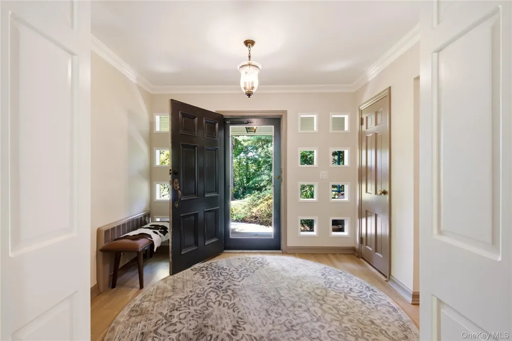 790 Bryant Avenue Roslyn Harbor, NY 11576