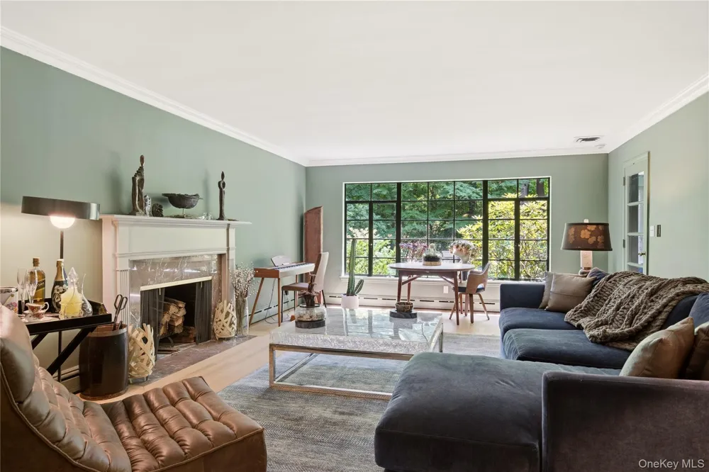 790 Bryant Avenue Roslyn Harbor, NY 11576