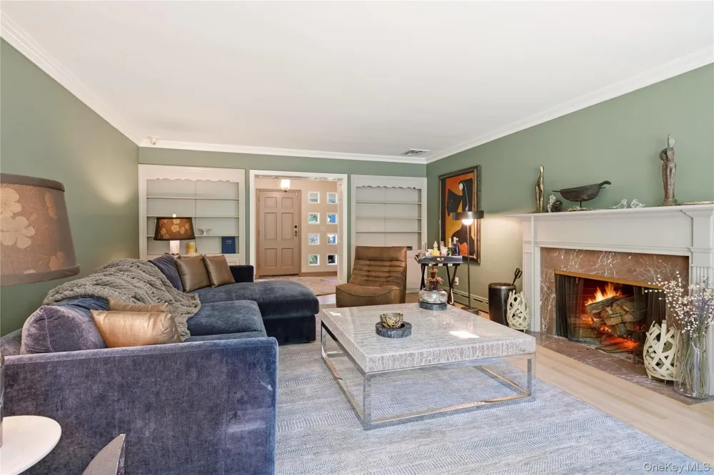790 Bryant Avenue Roslyn Harbor, NY 11576