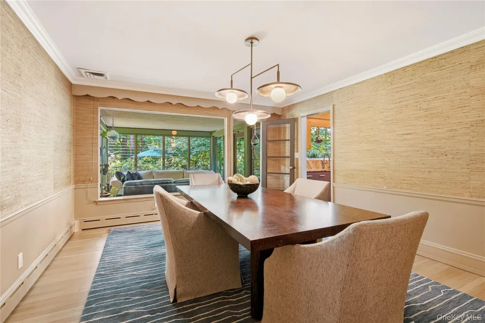 790 Bryant Avenue Roslyn Harbor, NY 11576