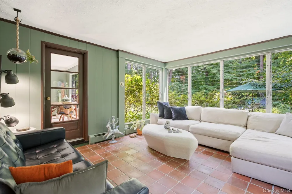 790 Bryant Avenue Roslyn Harbor, NY 11576