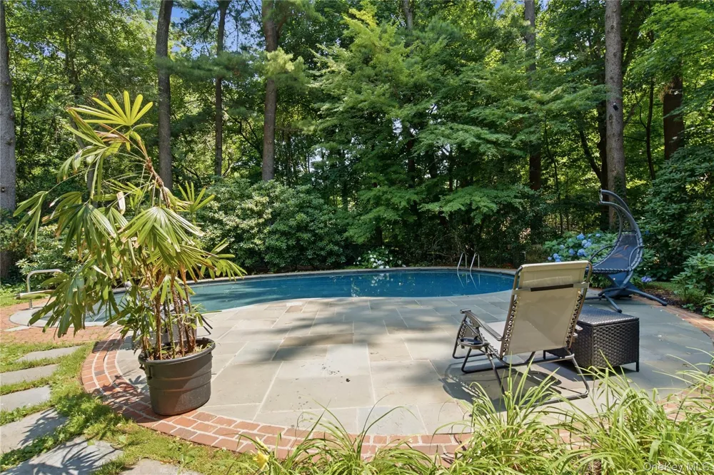 790 Bryant Avenue Roslyn Harbor, NY 11576