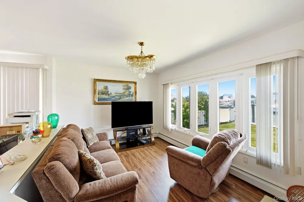 212 Shore Road Lindenhurst, NY 11757