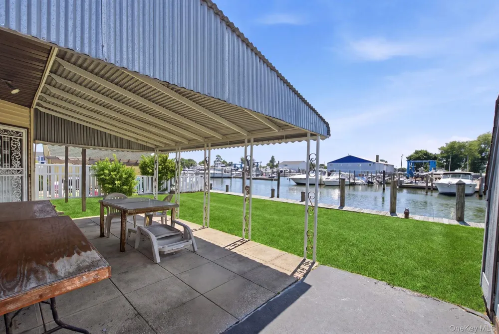 212 Shore Road Lindenhurst, NY 11757