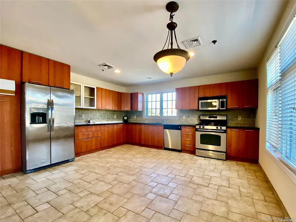 259 Glen Cove Avenue #255 Sea Cliff, NY 11579